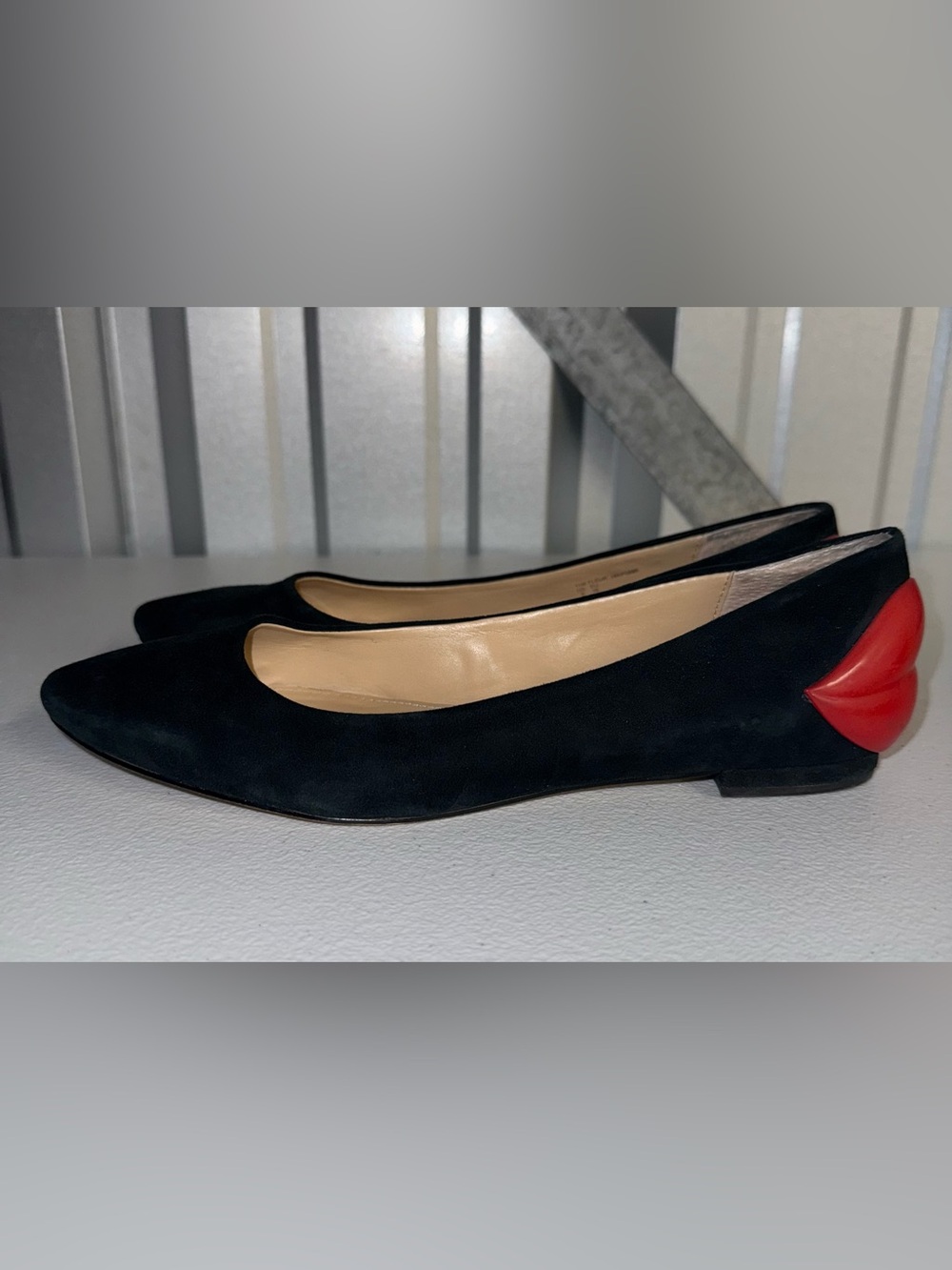 Katy Perry The Fleur Flats Women Size 8 Black Suede Pointed Toe Novelty Lip